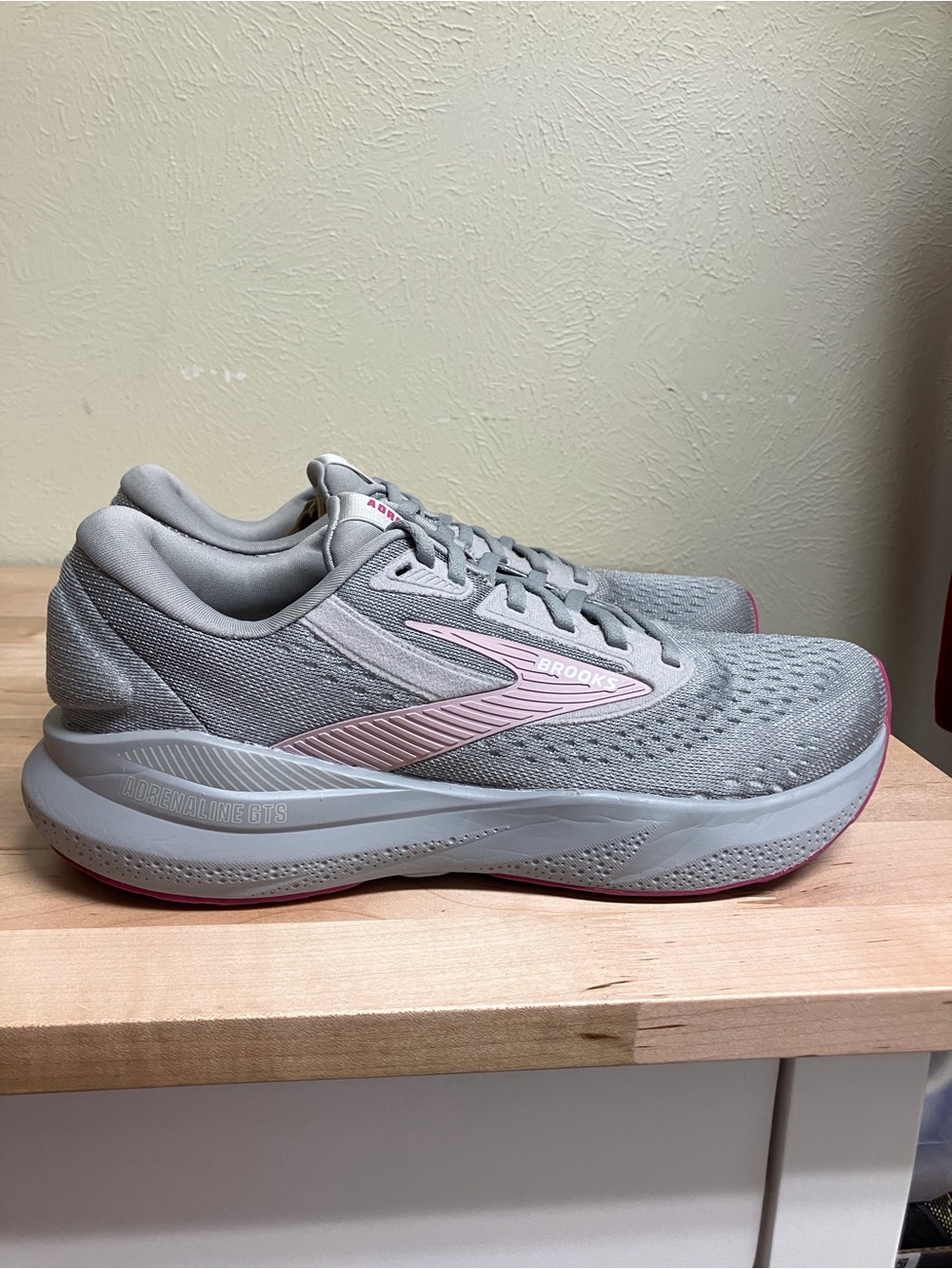 Brooks Women’s Athletic Shoes - Light Gray with Pink Accents